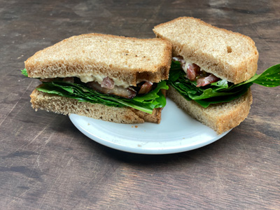 bacon-arugula-tomato-sandwich