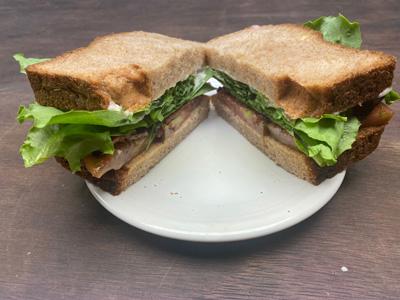 bacon-lettuce-tomato-sandwich