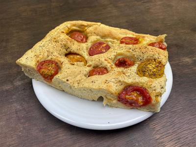 focaccia-with-cherry-tomatoes