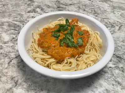 fresh-tomato-sauce-over-pasta