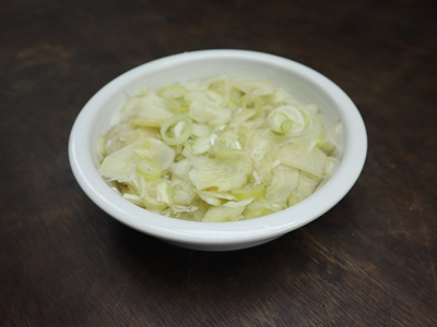 pickled-white-onion-and-beets