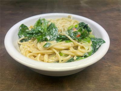 spicy-spinach-pasta-with-green-onions-and-cream-cheese